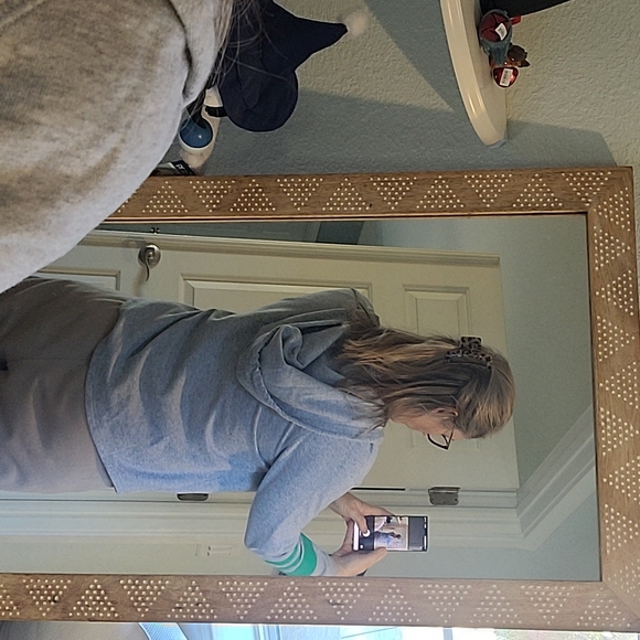 STUNNING VICTORIA'S SECRET GREY AND GREEN SURFBOARD V NECK HOODIE - Picture 3 of 13